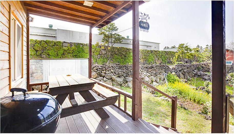 Gotjawal Geomunoreum Pension Jeju Bagian luar foto