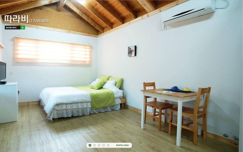 Gotjawal Geomunoreum Pension Jeju Bagian luar foto