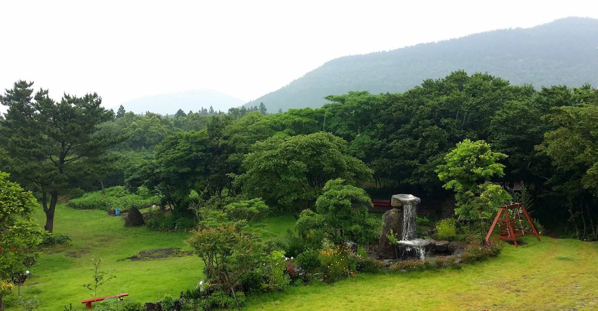 Gotjawal Geomunoreum Pension Jeju Bagian luar foto